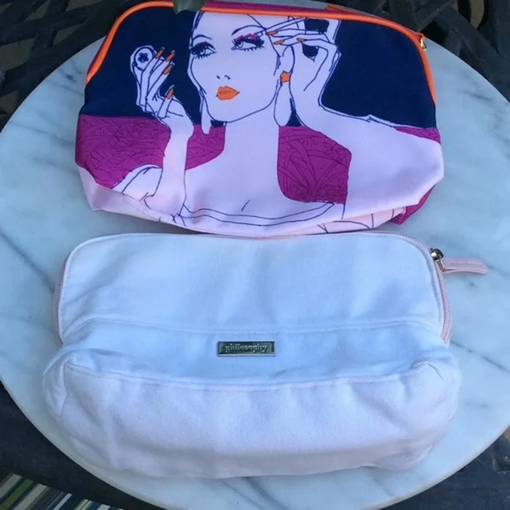2 Cosmetic Bags